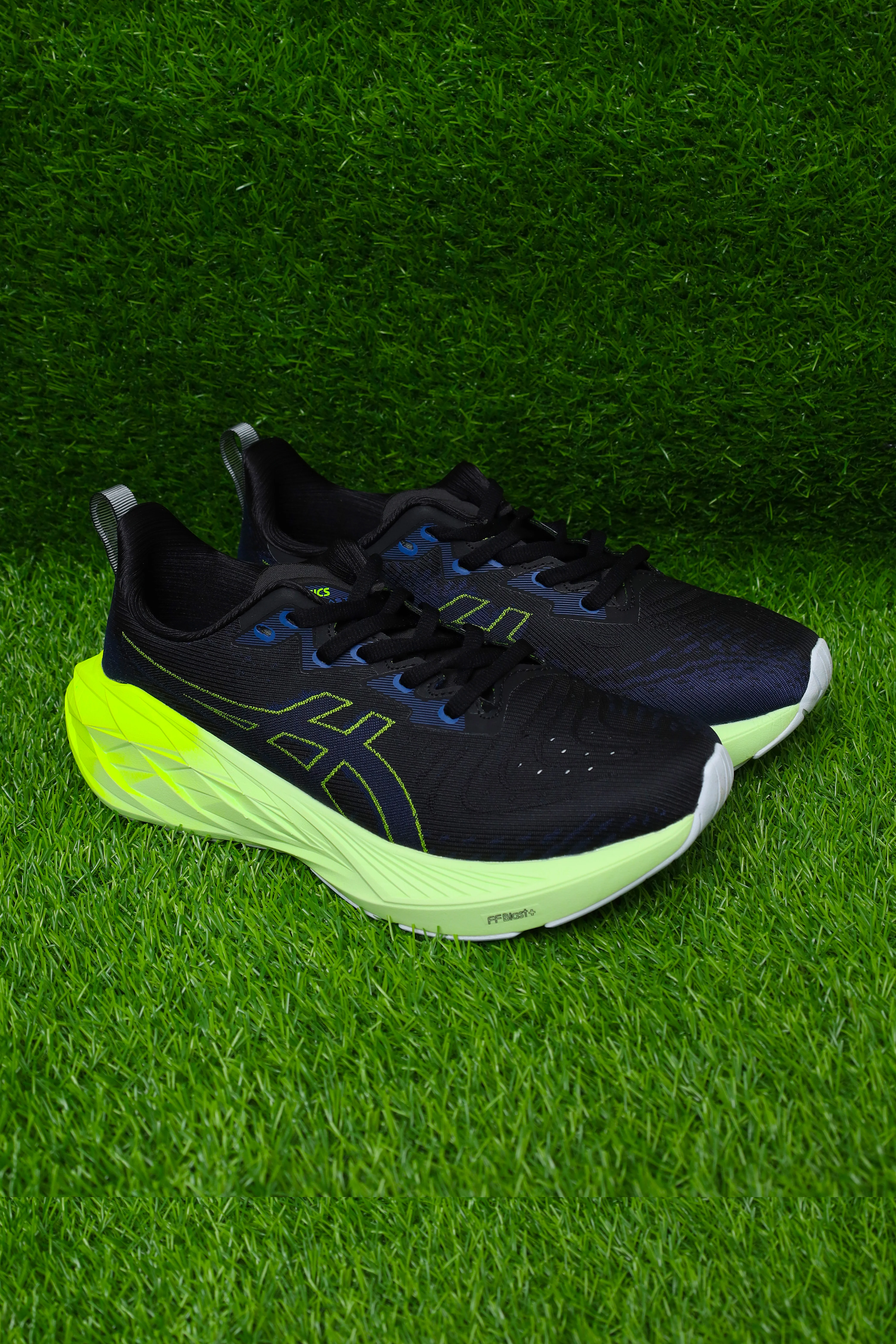 ASICS Novablast 4 - Image 3