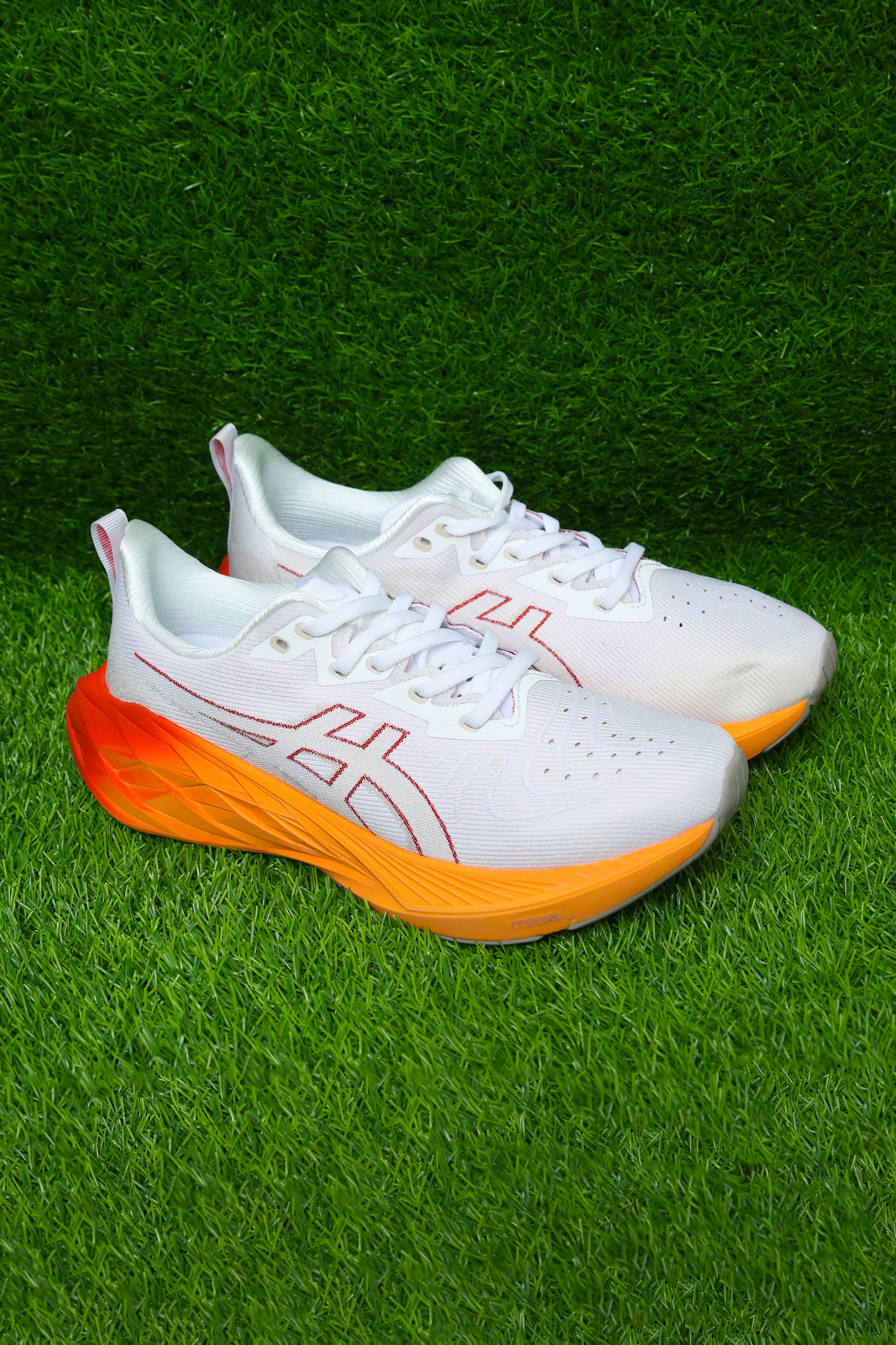ASICS Novablast 4 - Image 3