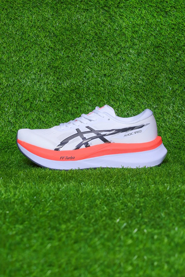 METASPEED SKY PREMIUM RUNNER - Image 5
