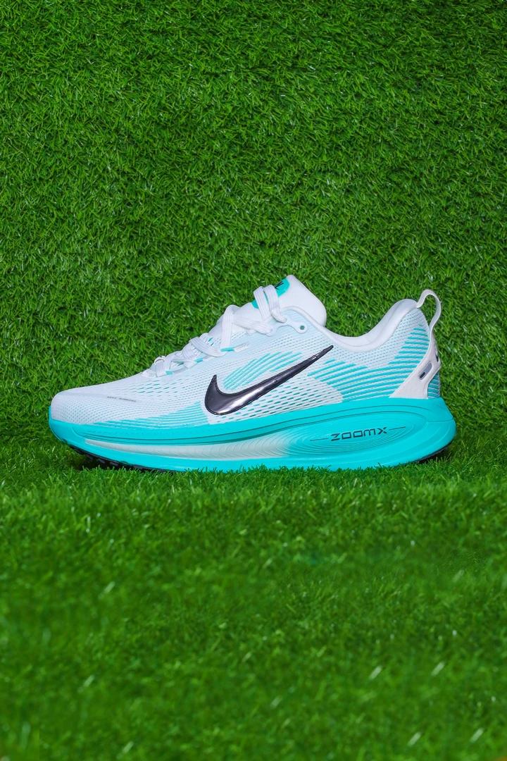 NIKE VOMERO 18 - Image 3